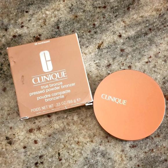 Clinique ☆ True Bronze Pressed Powder Bronzer - Picture 2 of 10
